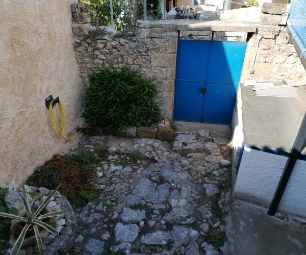 Image No.9-1 Bed House for sale