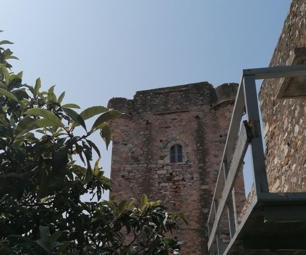 Image No.5-2 Bed House for sale