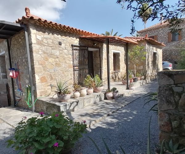 Image No.5-2 Bed House for sale