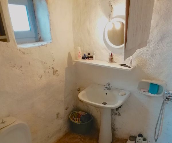 Image No.21-2 Bed House for sale