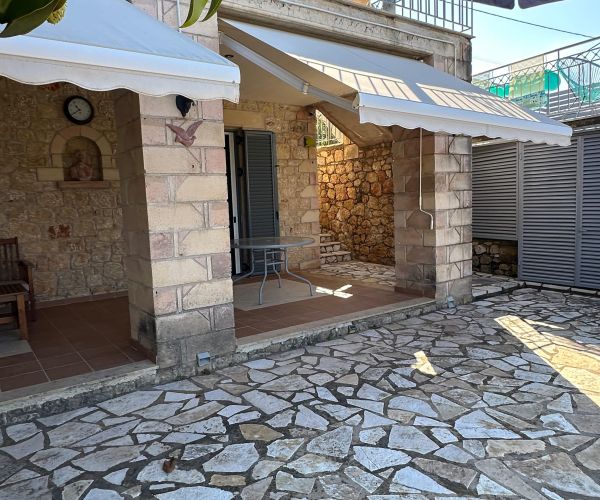 Image No.10-4 Bed House for sale