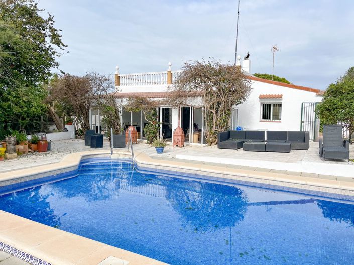 Image No.1-Villa de 4 chambres à vendre à Cádiz