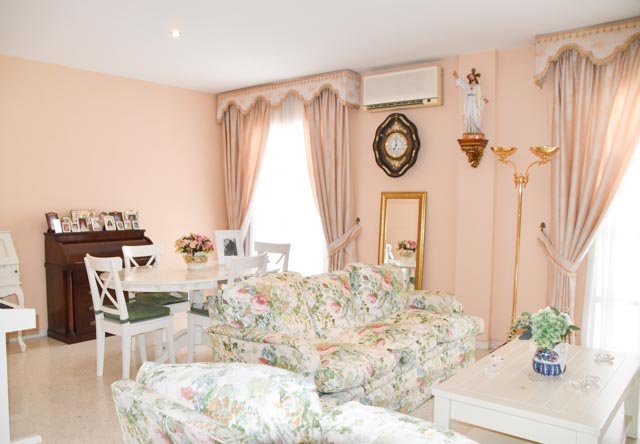 Image No.1-4 Bed Apartment for sale