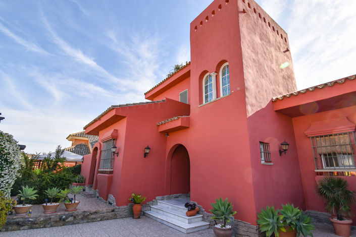 Image No.1-5 Bed Villa for sale