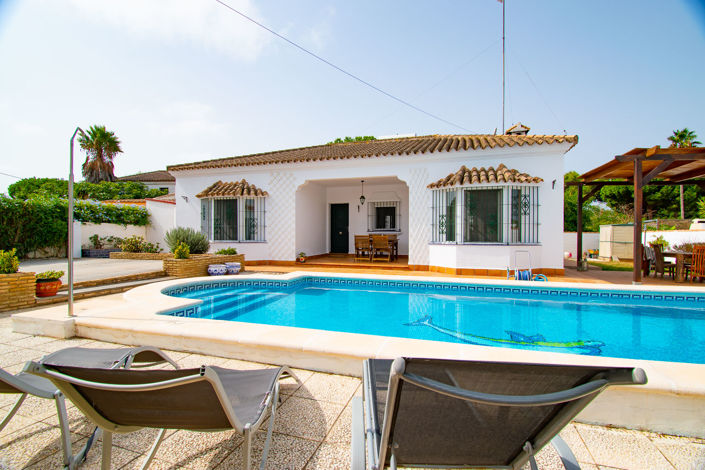 Image No.1-3 Bed Villa for sale