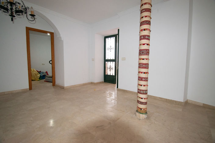 Image No.18-4 Bed Townhouse for sale