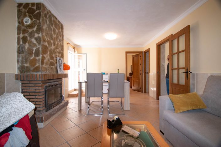 Image No.11-2 Bed House for sale