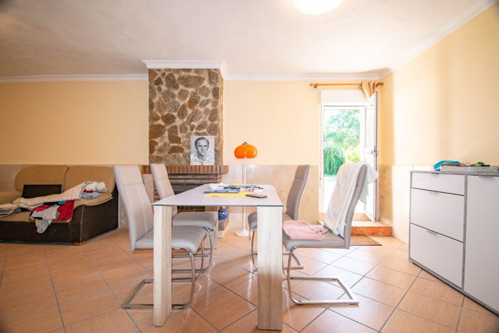 Image No.6-2 Bed House for sale