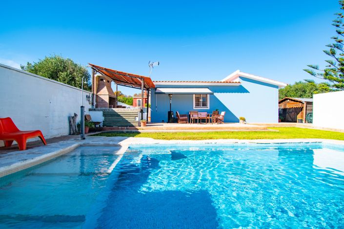 Image No.1-4 Bed Villa for sale