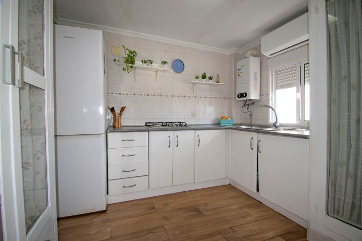 Image No.9-3 Bed House for sale