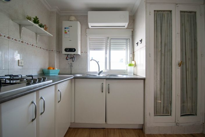 Image No.11-3 Bed House for sale