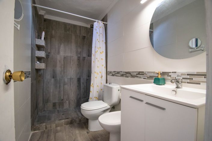 Image No.12-3 Bed House for sale