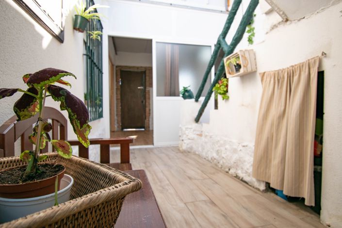 Image No.17-3 Bed House for sale