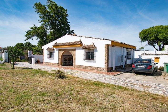 Image No.2-4 Bed House for sale