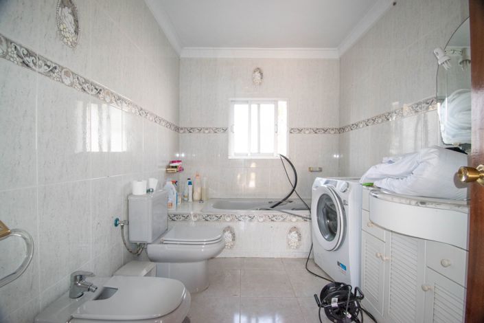 Image No.5-4 Bed House for sale