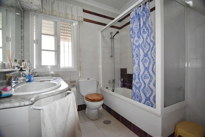 Image No.17-3 Bed Villa for sale