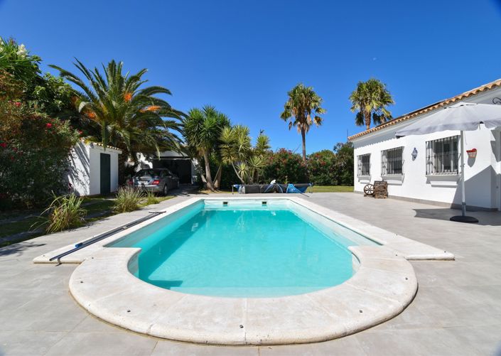 Image No.2-4 Bed Villa for sale