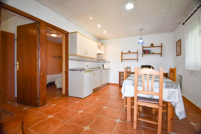 Image No.12-7 Bed House for sale