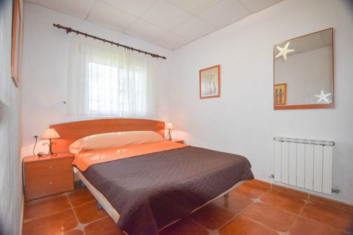 Image No.17-7 Bed House for sale