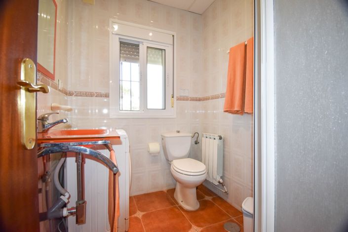 Image No.19-7 Bed House for sale