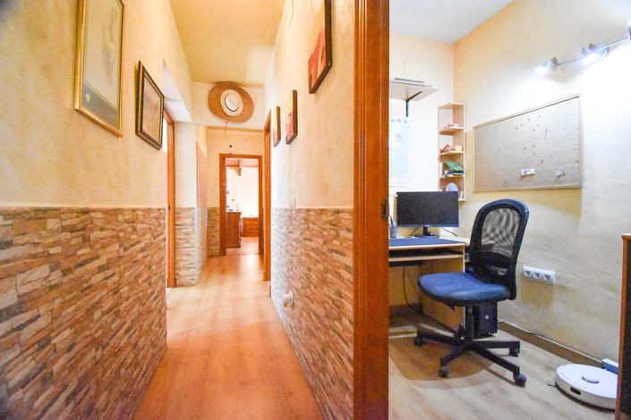 Image No.27-7 Bed House for sale