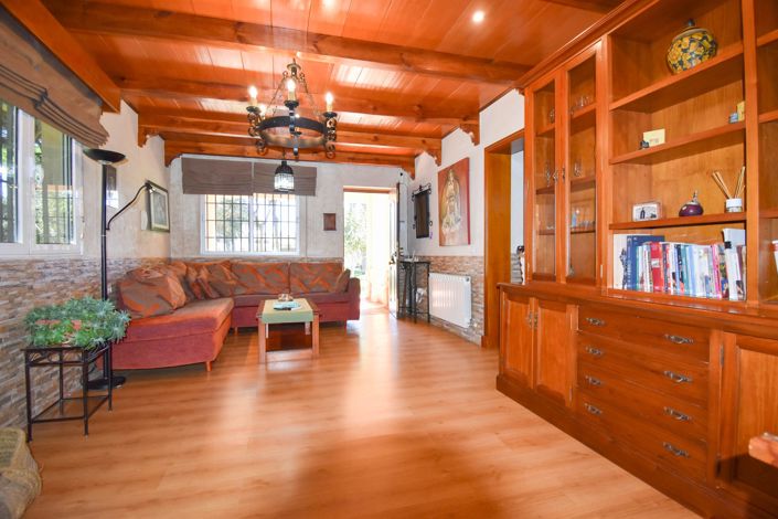 Image No.28-7 Bed House for sale