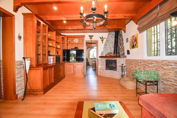 Image No.30-7 Bed House for sale