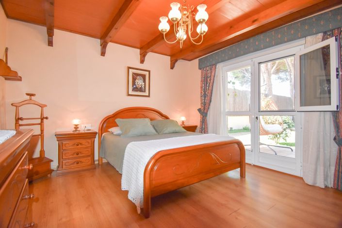 Image No.36-7 Bed House for sale