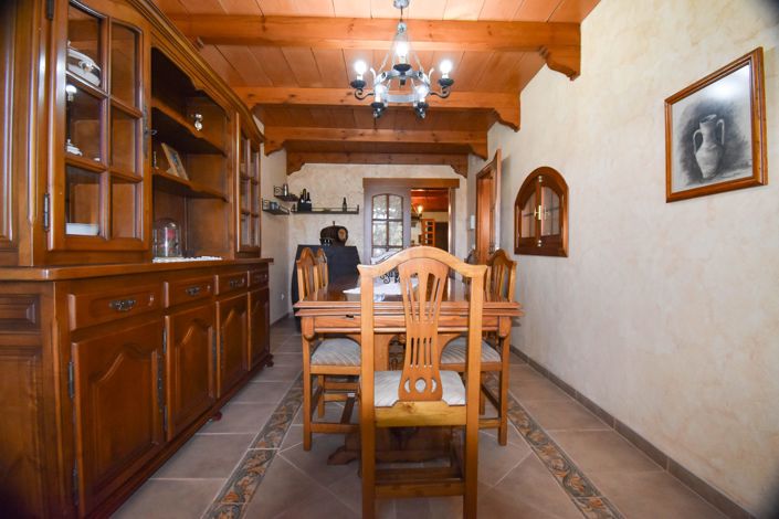 Image No.43-7 Bed House for sale