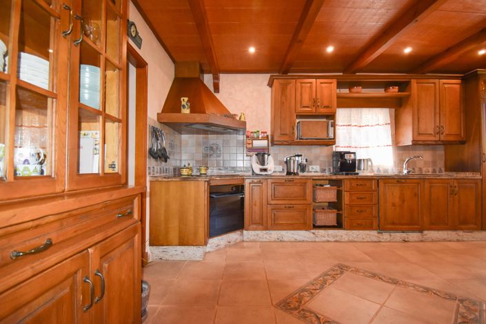 Image No.47-7 Bed House for sale