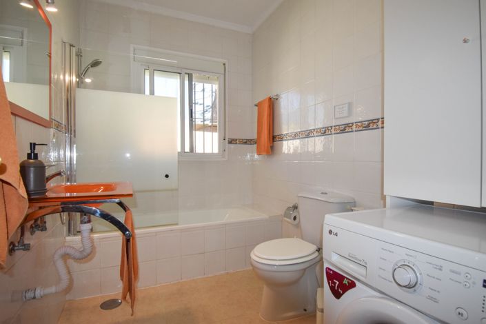 Image No.60-7 Bed House for sale