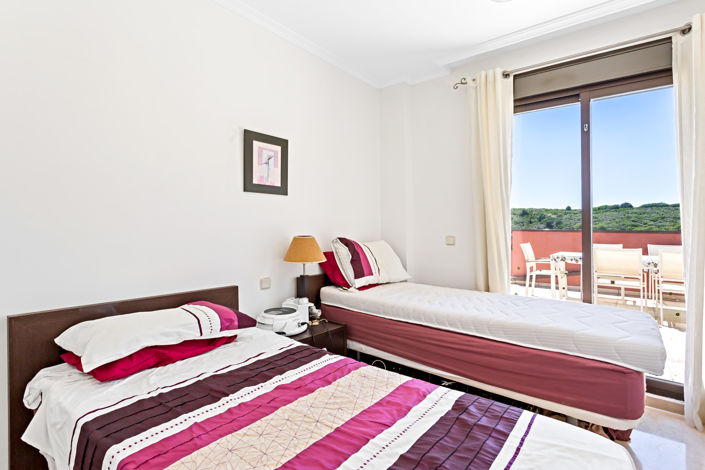 Image No.12-3 Bed Property for sale