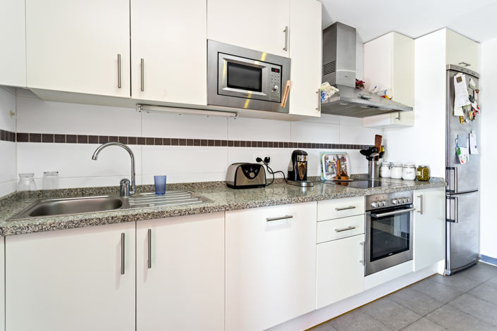 Image No.18-3 Bed Property for sale