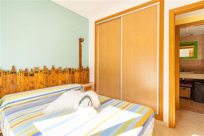 Image No.16-3 Bed Townhouse for sale