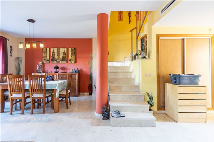 Image No.18-3 Bed Townhouse for sale