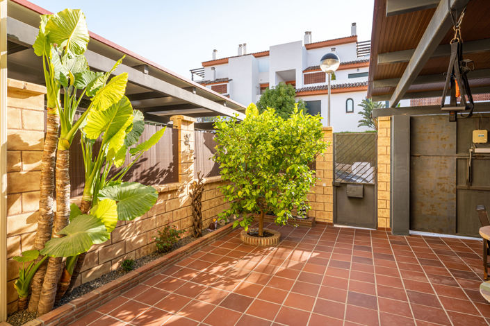 Image No.2-3 Bed Townhouse for sale
