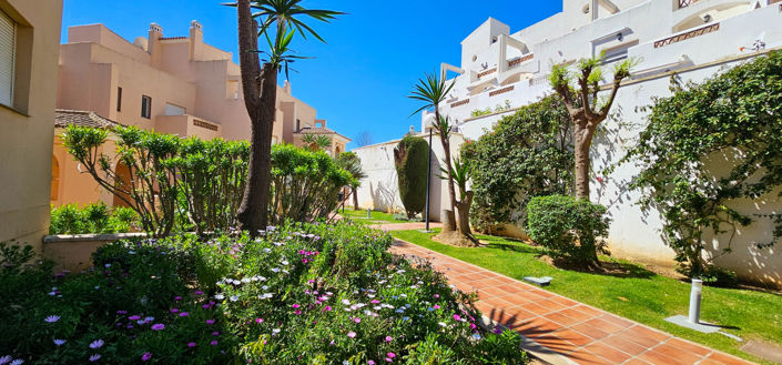 Image No.1-4 Bed Townhouse for sale