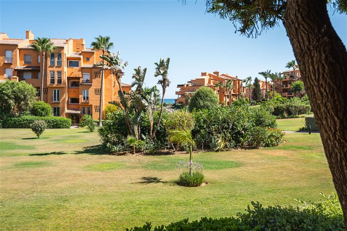 Image No.26-3 Bed Property for sale