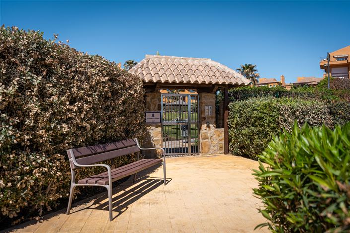 Image No.44-3 Bed Property for sale