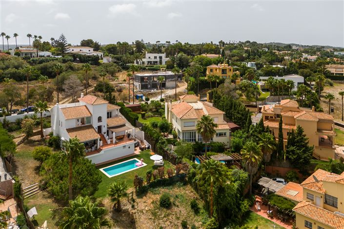 Image No.2-5 Bed Villa for sale