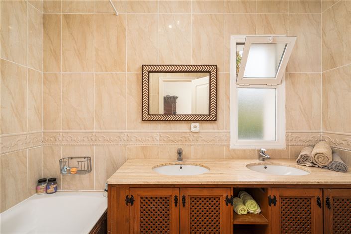 Image No.9-5 Bed Villa for sale