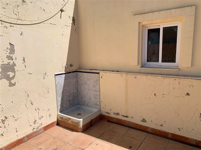 Image No.16-4 Bed House for sale