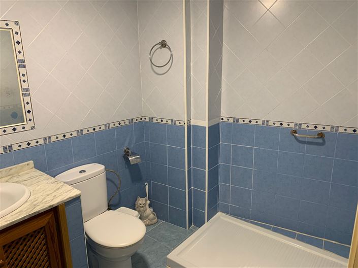 Image No.20-4 Bed House for sale