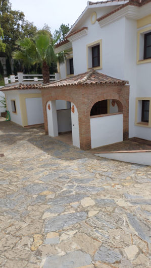 Image No.5-5 Bed Villa for sale