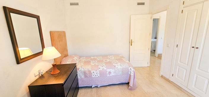 Image No.32-3 Bed Property for sale