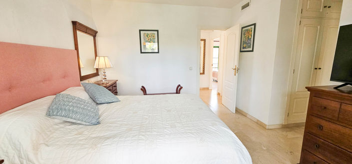 Image No.37-3 Bed Property for sale