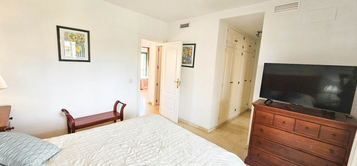 Image No.38-3 Bed Property for sale