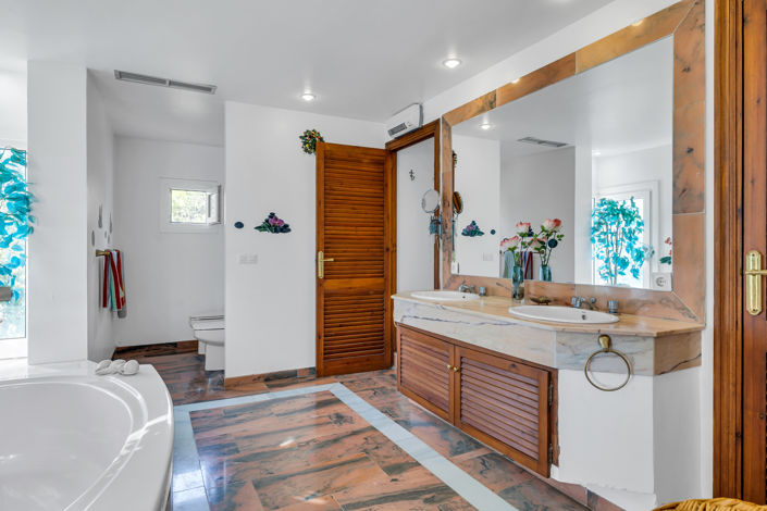 Image No.24-Villa de 5 chambres à vendre à Estepona