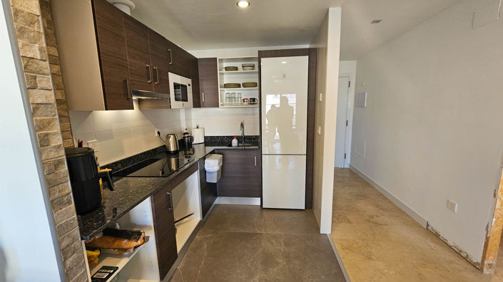 Image No.14-2 Bed Property for sale