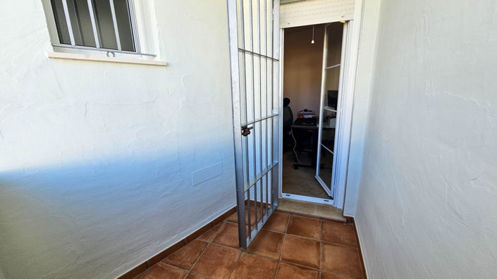 Image No.32-2 Bed Property for sale